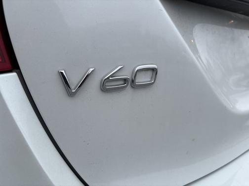 2015 Volvo V60 T5 Drive-E Premier Plus