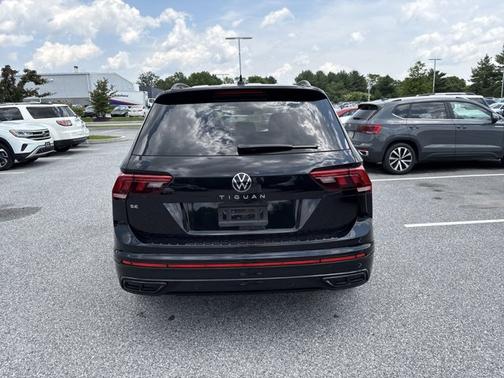 2024 Volkswagen Tiguan SE R-Line Black
