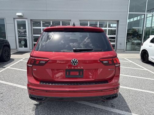 2024 Volkswagen Tiguan SE R-Line Black