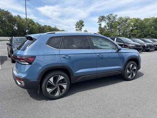 2025 Volkswagen Taos SE