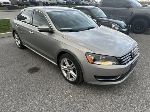 2014 Volkswagen Passat 2.0L TDI DSG SE w/Sunroof