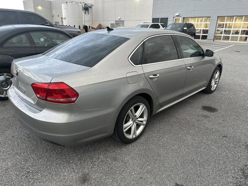 2014 Volkswagen Passat 2.0L TDI DSG SE w/Sunroof