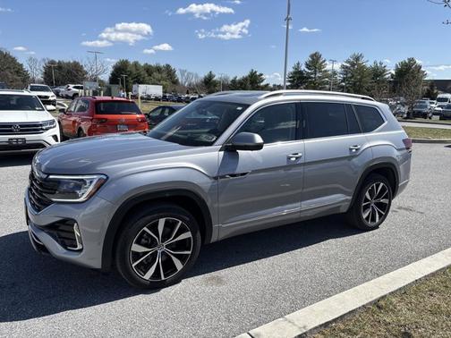2024 Volkswagen Atlas 2.0T SEL Premium R-Line