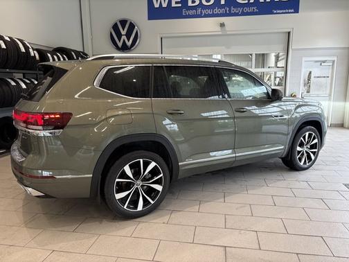 2025 Volkswagen Atlas 2.0T SEL Premium R-Line