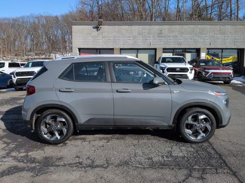 2023 Hyundai VENUE SEL