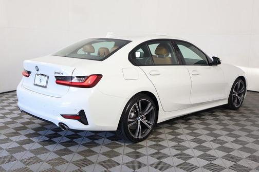 Alpine White 2022 BMW 330 i