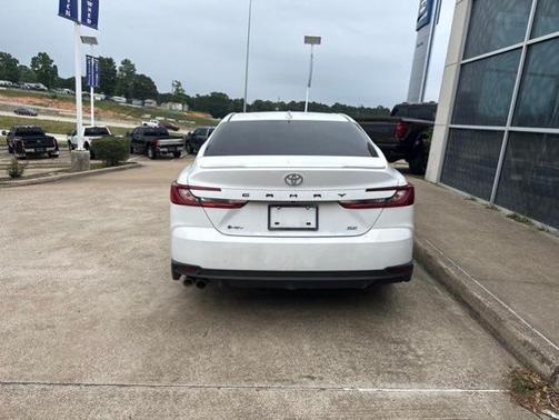Ice 2026 Toyota Camry SE