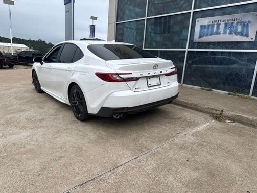 Ice 2026 Toyota Camry SE
