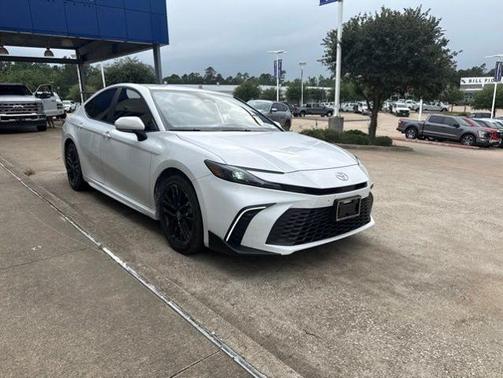 Ice 2026 Toyota Camry SE