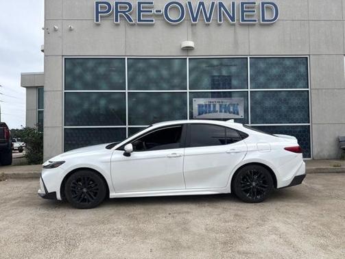 Ice 2026 Toyota Camry SE