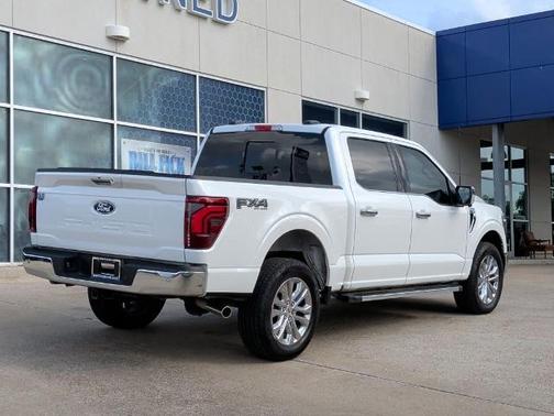 STAR WHITE METALLIC TRICOAT 2024 Ford F-150 LARIAT