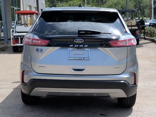 ICONIC SILVER 2022 Ford Edge SEL