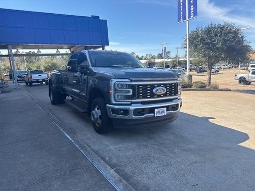 2025 Ford F-350 LARIAT SUPER DUTY