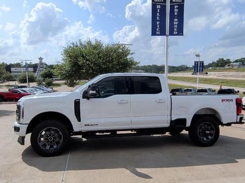 OXFORD WHITE 2024 Ford F-250 LARIAT