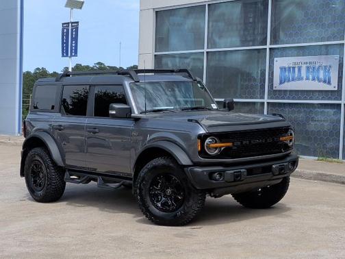 CARBONIZED GRAY METALLIC 2023 Ford Bronco WILDTRAK