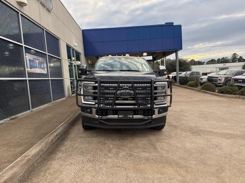 2025 Ford F-350 LARIAT SUPER DUTY