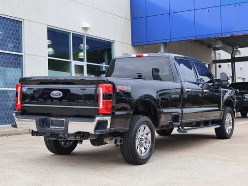 2025 Ford F-350 LARIAT SUPER DUTY