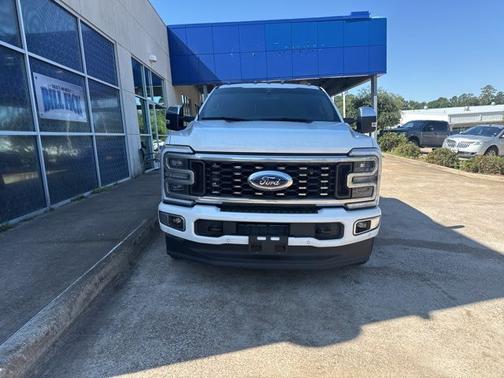 STAR WHITE 2026 Ford F-350 PLATINUM