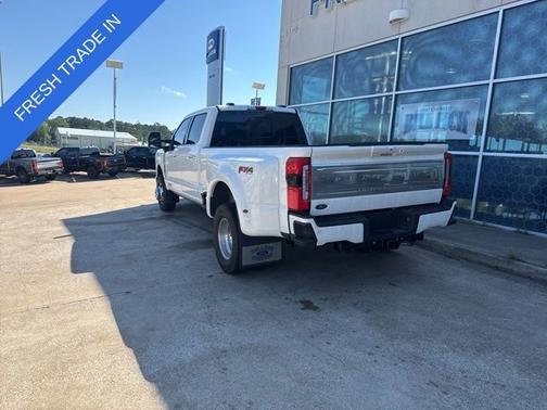 STAR WHITE 2026 Ford F-350 PLATINUM