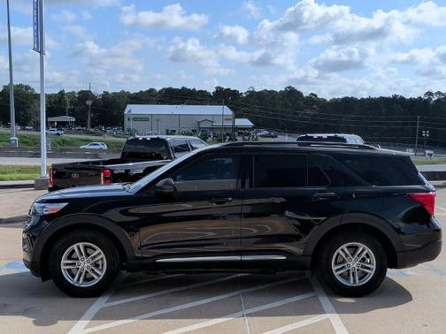 AGATE BLACK METALLIC 2024 Ford Explorer XLT