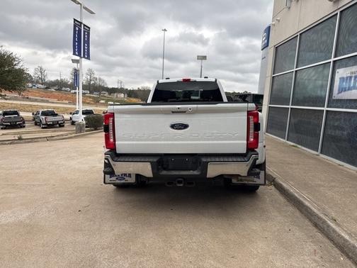 2025 Ford F-350 LARIAT SUPER DUTY