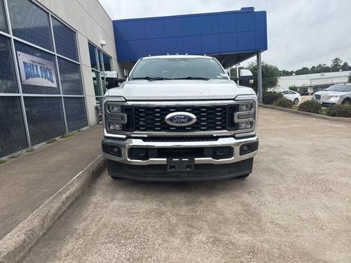 OXFORD WHITE 2023 Ford F-350 LARIAT SUPER DUTY