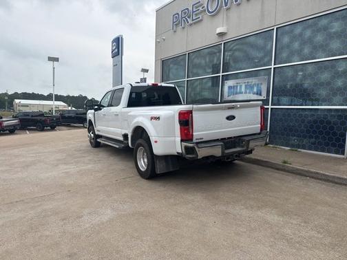 OXFORD WHITE 2023 Ford F-350 LARIAT SUPER DUTY