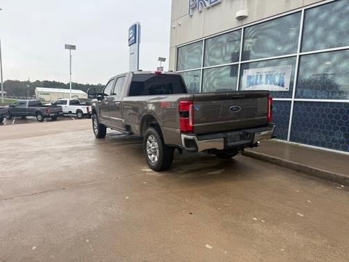 2023 Ford F-350 LARIAT SUPER DUTY