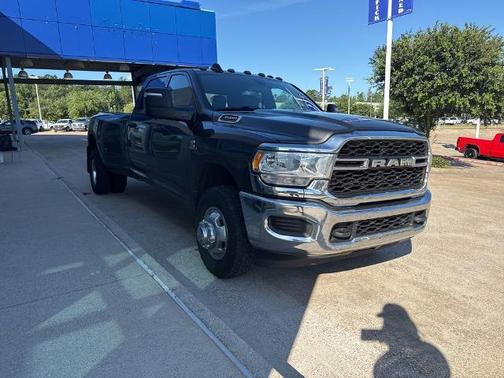 Crystal Metallic 2023 RAM 3500 TRADESMAN