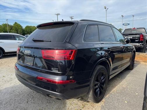 Orca Black Metallic 2017 Audi Q7 3.0T Prestige