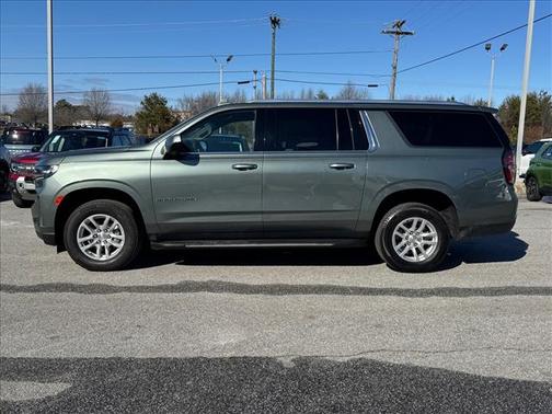 2024 Chevrolet Suburban LT