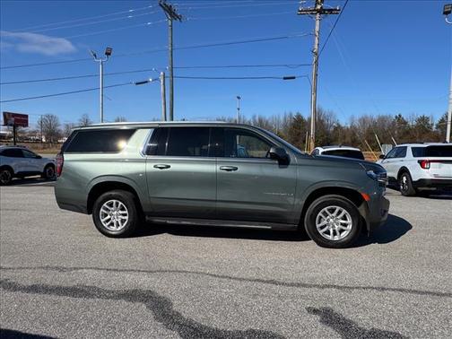 2024 Chevrolet Suburban LT