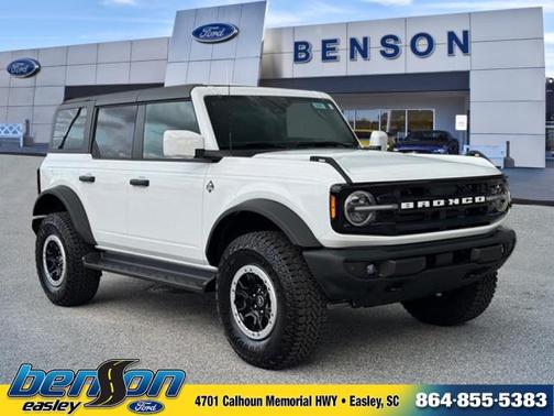 Oxford White Clearcoat 2026 Ford Bronco Outer Banks