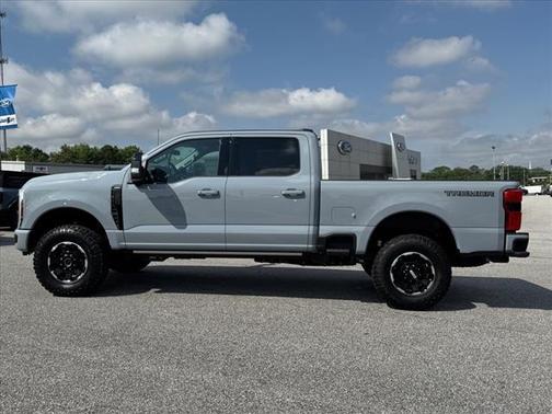 2025 Ford F-350 Lariat Super Duty