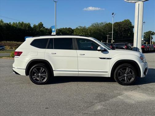 Pure White 2020 Volkswagen Atlas 3.6 V6 SE R-Line