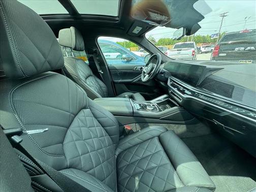 White Metallic 2024 BMW X6 xDrive40i