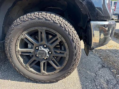 Midnight Black Metallic 2019 Toyota Tundra SR5
