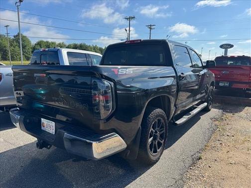 Midnight Black Metallic 2019 Toyota Tundra SR5