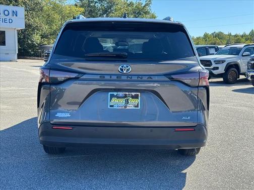 Magnetic Gray Metallic 2025 Toyota Sienna XLE