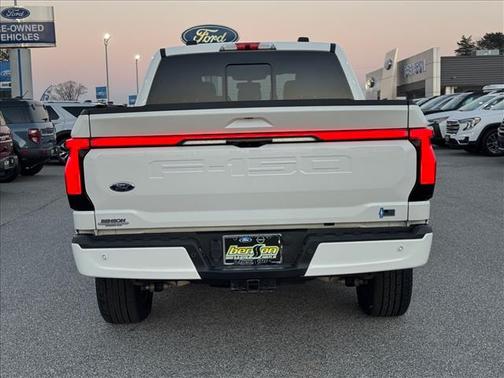 2023 Ford F-150 Lightning LARIAT