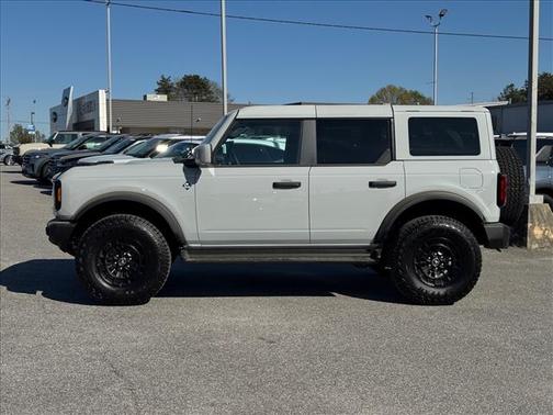 Avalanche Gray 2026 Ford Bronco Outer Banks