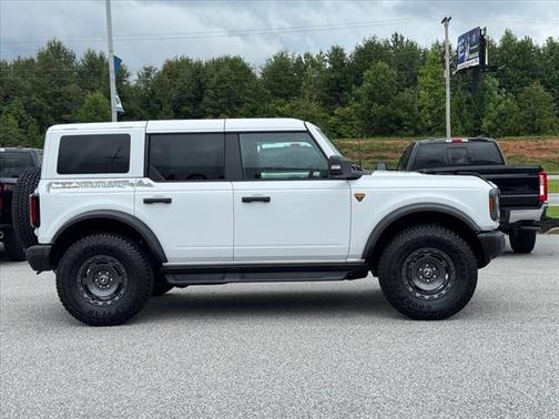 Oxford White Clearcoat 2025 Ford Bronco Badlands