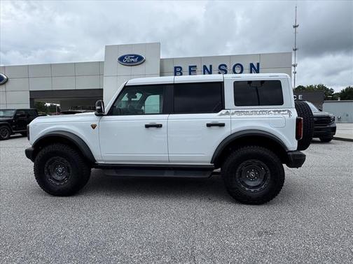 Oxford White Clearcoat 2025 Ford Bronco Badlands