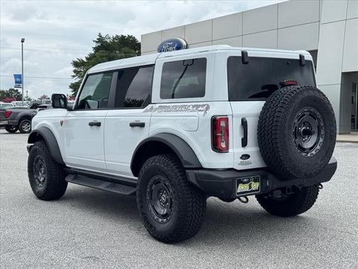 Oxford White Clearcoat 2025 Ford Bronco Badlands