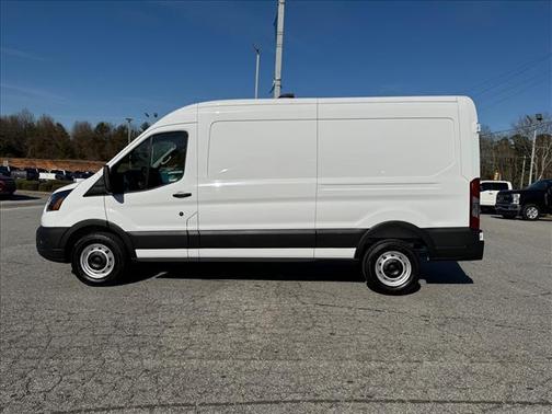 2026 Ford Transit-250 148 WB Medium Roof Cargo