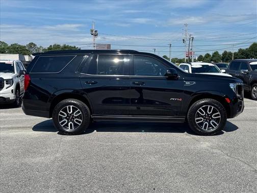 Onyx Black 2022 GMC Yukon AT4
