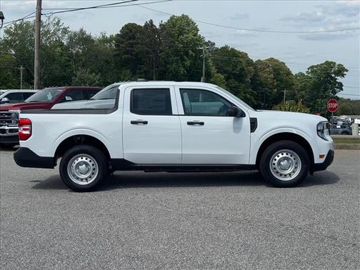 Oxford White Clearcoat 2026 Ford Maverick XL