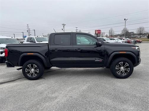 2023 GMC Canyon AT4