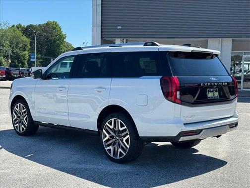 White Metallic 2026 Ford Expedition Platinum