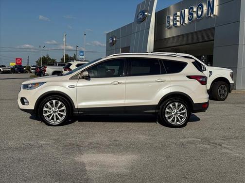 White Platinum Clearcoat Metallic 2018 Ford Escape Titanium